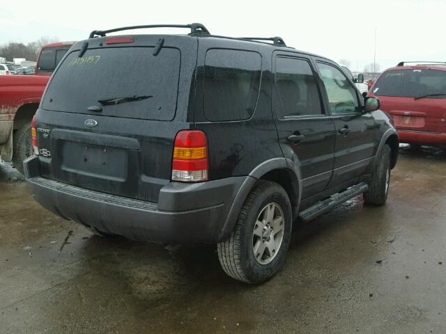 1FMCU03104KA44964 - 2004 FORD ESCAPE XLT BLACK photo 4