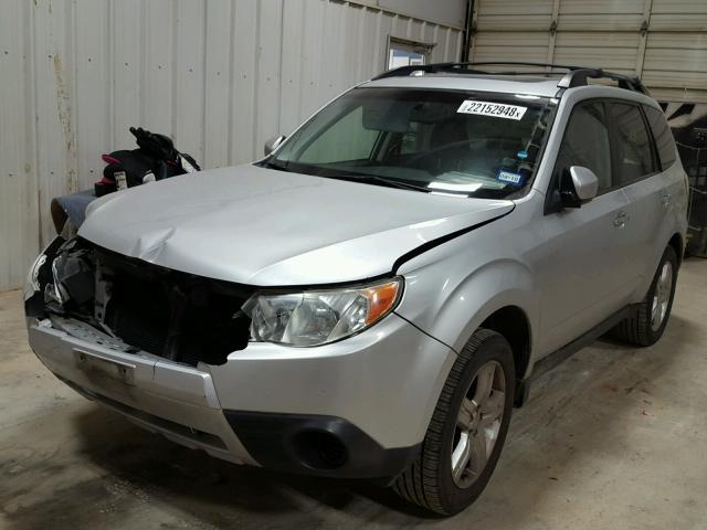 JF2SH63649H710698 - 2009 SUBARU FORESTER 2 SILVER photo 2