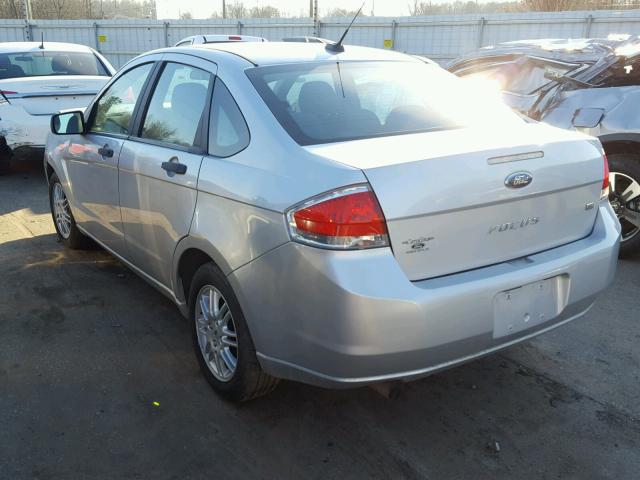 1FAHP3FN8BW159115 - 2011 FORD FOCUS SE SILVER photo 3