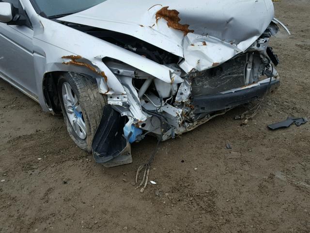 1HGCP26469A093615 - 2009 HONDA ACCORD LXP SILVER photo 9