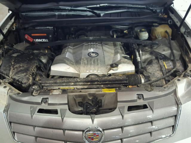 1GYDE63A440139719 - 2004 CADILLAC SRX GRAY photo 7