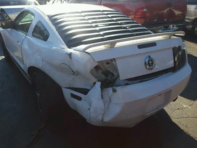 1ZVFT80N065263612 - 2006 FORD MUSTANG WHITE photo 9