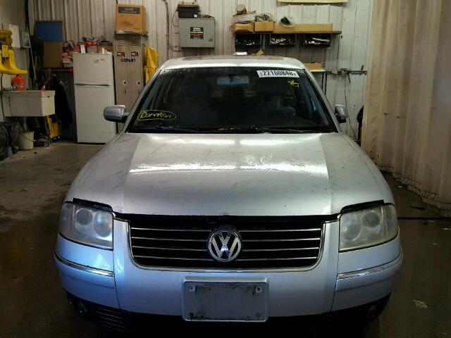 WVWRH63B54P098763 - 2004 VOLKSWAGEN PASSAT GLX SILVER photo 9