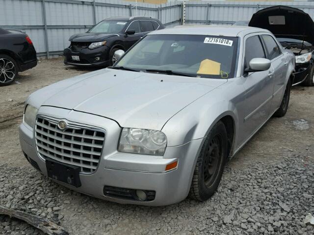 2C3LA53G16H349113 - 2006 CHRYSLER 300 TOURIN SILVER photo 2