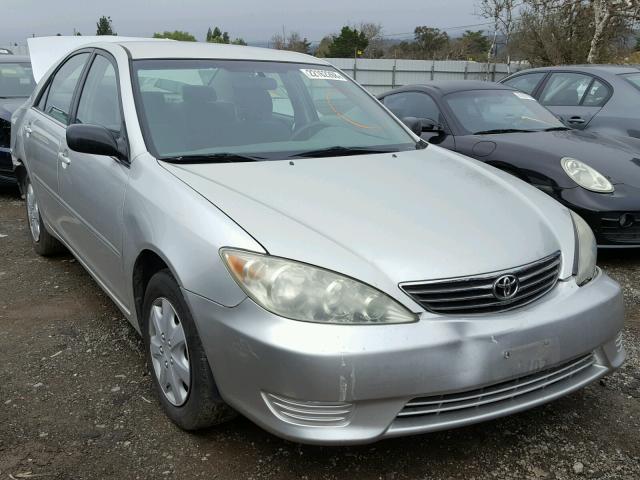 JTDBE32K653027722 - 2005 TOYOTA CAMRY LE SILVER photo 1