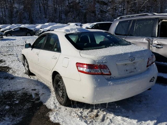 4T1BF3EK3AU555033 - 2010 TOYOTA CAMRY BASE WHITE photo 3