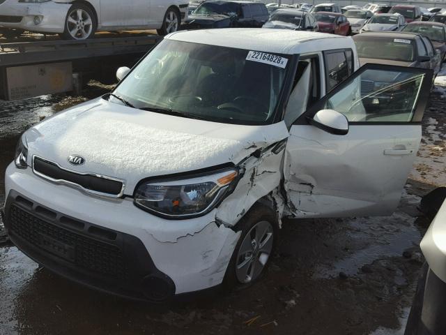 KNDJN2A2XG7849037 - 2016 KIA SOUL WHITE photo 2