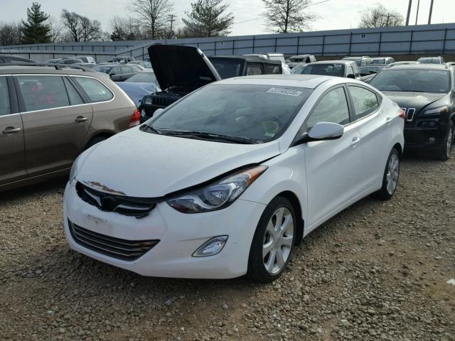 5NPDH4AE4DH403807 - 2013 HYUNDAI ELANTRA GL WHITE photo 2