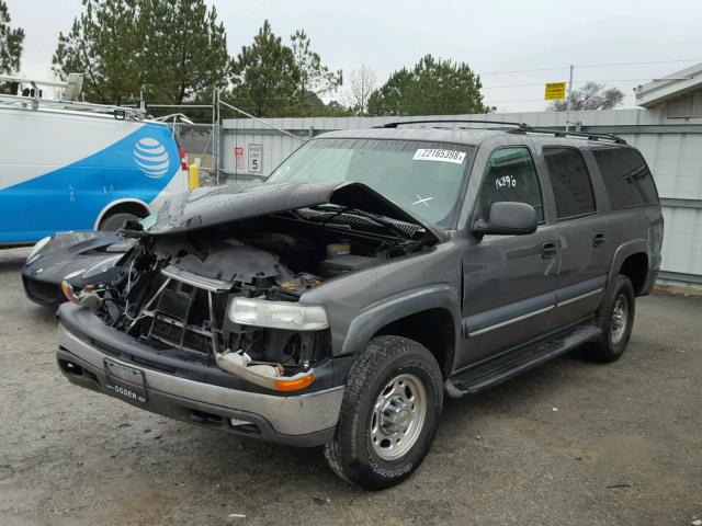 3GNGK26U22G234970 - 2002 CHEVROLET SUBURBAN K GRAY photo 2