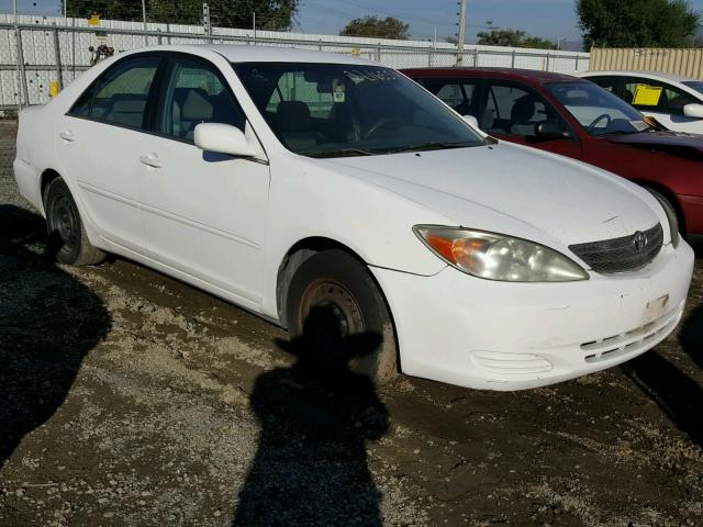 4T1BE32K12U080913 - 2002 TOYOTA CAMRY LE WHITE photo 1