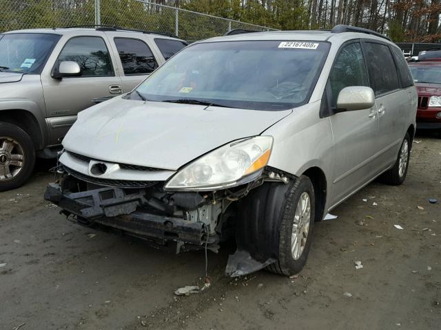 5TDZK22C18S120998 - 2008 TOYOTA SIENNA XLE SILVER photo 2