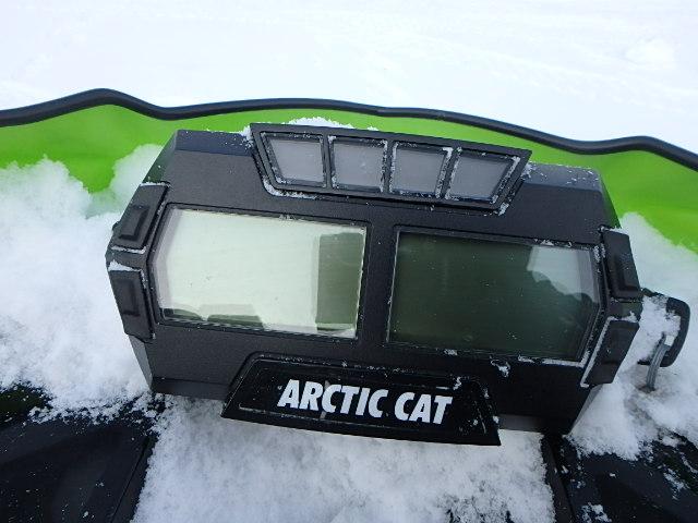 4UF18SNW4JT111536 - 2018 ARCTIC CAT M8000 GREEN photo 8