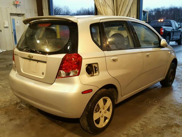 KL1TD66616B593209 - 2006 CHEVROLET AVEO BASE SILVER photo 4