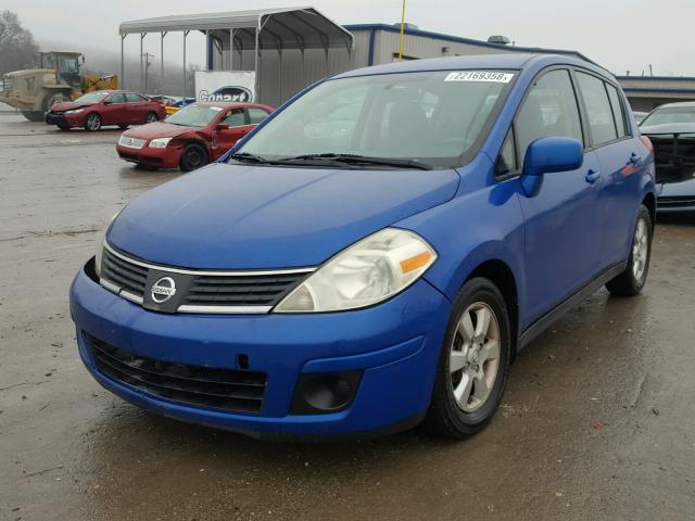 3N1BC13E37L423698 - 2007 NISSAN VERSA S BLUE photo 2