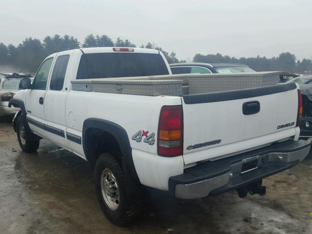 1GCHK29GX2E153810 - 2002 CHEVROLET SILVERADO WHITE photo 3