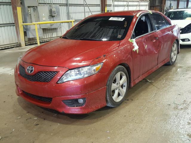 4T1BF3EK9BU593187 - 2011 TOYOTA CAMRY BASE RED photo 2