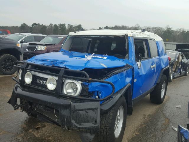 JTEZU11F270005310 - 2007 TOYOTA FJ CRUISER BLUE photo 2