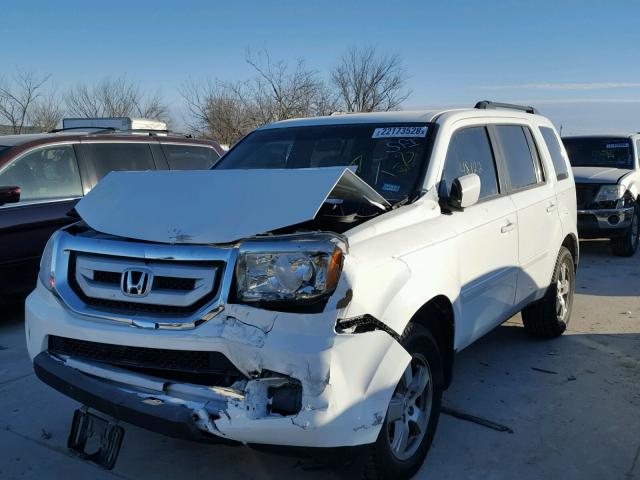 5FNYF3H40BB029593 - 2011 HONDA PILOT EX WHITE photo 2