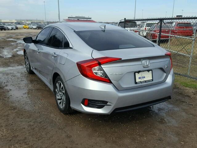 19XFC2F74HE056172 - 2017 HONDA CIVIC EX ვერცხლისფერი ფოტო 3