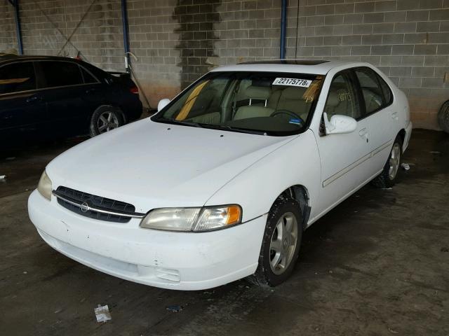 1N4DL01D7WC134981 - 1998 NISSAN ALTIMA XE WHITE photo 2