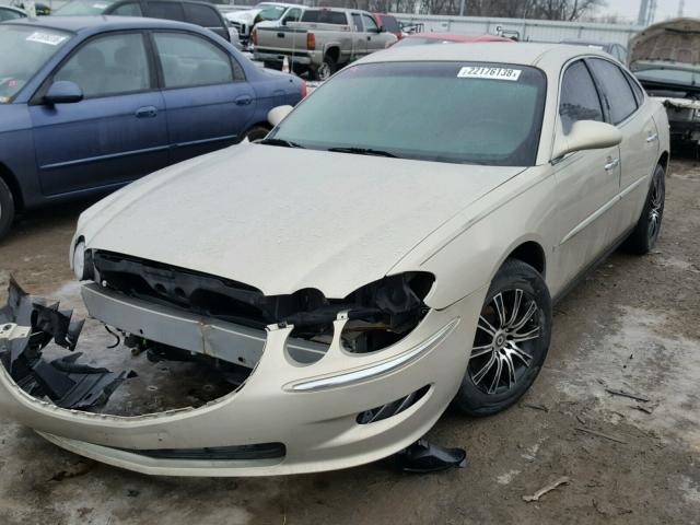 2G4WC582481282403 - 2008 BUICK LACROSSE C GOLD photo 2