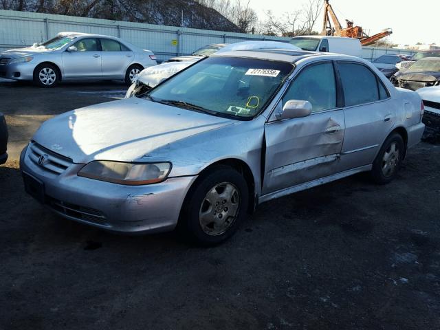 1HGCG16512A067240 - 2002 HONDA ACCORD EX SILVER photo 2