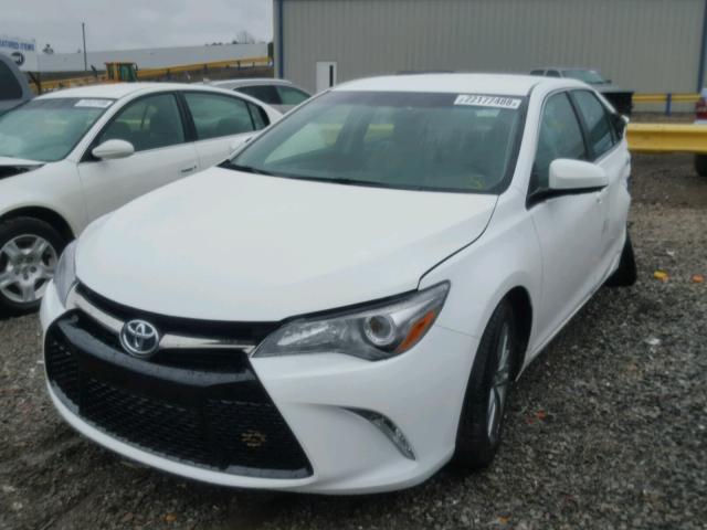 4T1BF1FK0HU430200 - 2017 TOYOTA CAMRY LE WHITE photo 2