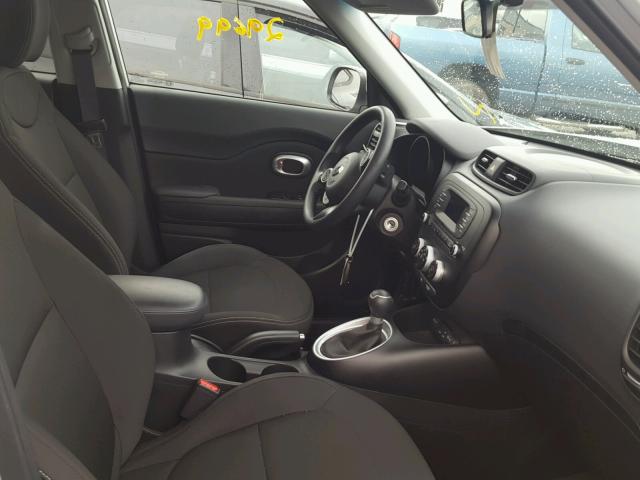 KNDJN2A28E7700610 - 2014 KIA SOUL GRAY photo 5