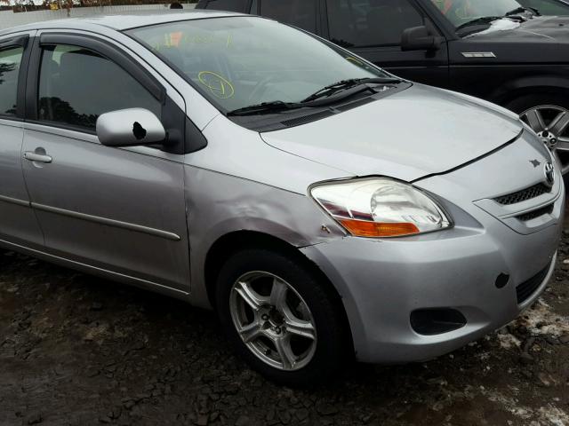 JTDBT923881207785 - 2008 TOYOTA YARIS GRAY photo 9