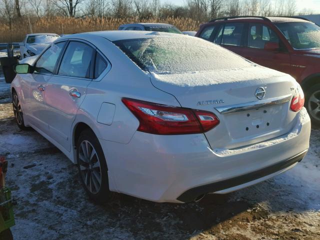 1N4AL3AP6HC218095 - 2017 NISSAN ALTIMA 2.5 WHITE photo 3