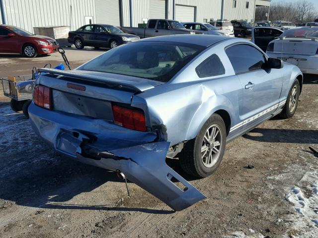 1ZVFT80N155232237 - 2005 FORD MUSTANG BLUE photo 4