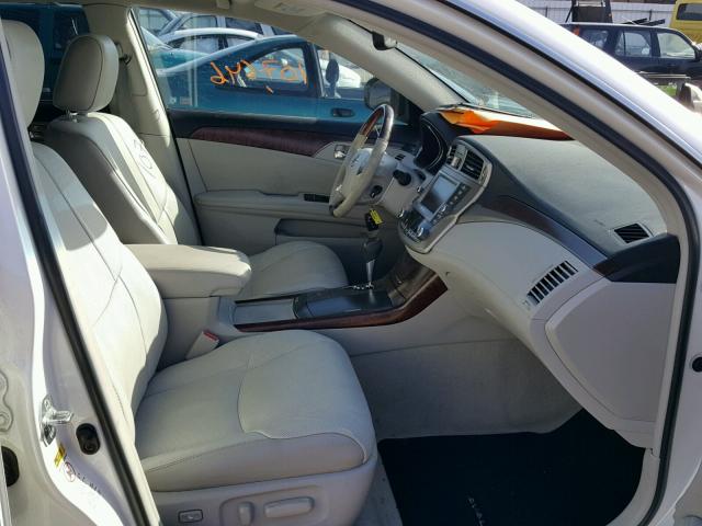 4T1BK3DB4BU429584 - 2011 TOYOTA AVALON BAS WHITE photo 5