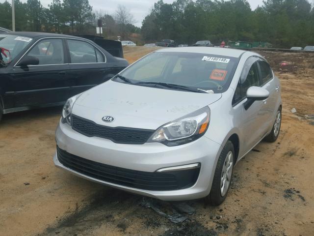 KNADM4A39H6098747 - 2017 KIA RIO LX Արծաթագույն լուսանկար 2