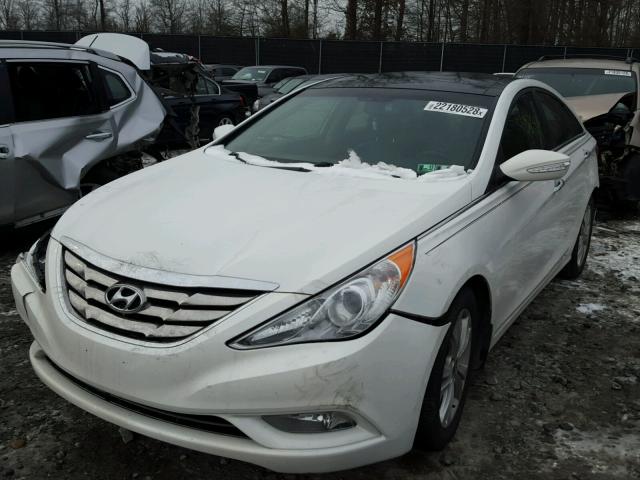 5NPEC4AC6CH324543 - 2012 HYUNDAI SONATA SE WHITE photo 2