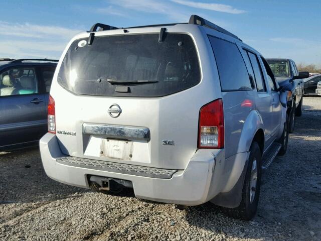 5N1AR18U95C776037 - 2005 NISSAN PATHFINDER SILVER photo 4