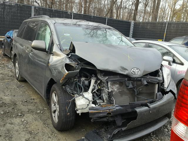 5TDKK3DC0BS120096 - 2011 TOYOTA SIENNA LE Gris photo 1