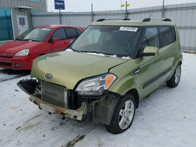 KNDJT2A24A7044275 - 2010 KIA SOUL + GREEN photo 2