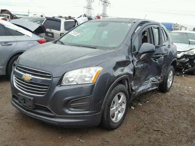 3GNCJNSB9GL217413 - 2016 CHEVROLET TRAX LS GRAY photo 2