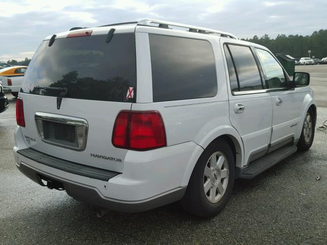 5LMFU27RX4LJ41752 - 2004 LINCOLN NAVIGATOR WHITE photo 4