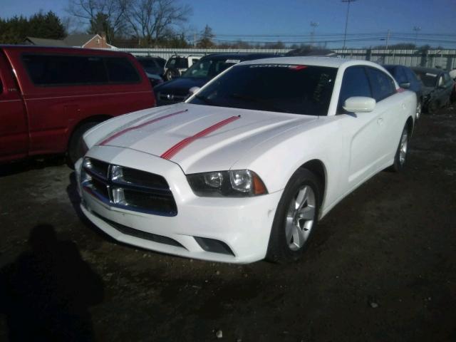 2B3CL3CG5BH530480 - 2011 DODGE CHARGER WHITE photo 2