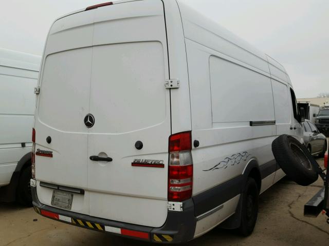 WD3PE8CC2C5723287 - 2012 MERCEDES-BENZ SPRINTER 2 WHITE photo 4