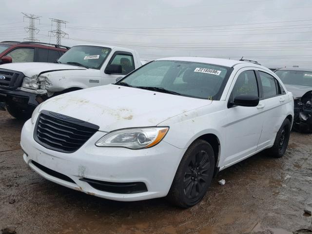 1C3CCBAB2CN170789 - 2012 CHRYSLER 200 LX WHITE photo 2