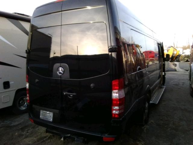 WD3PE8CC6C5705178 - 2012 MERCEDES-BENZ SPRINTER 2 BLACK photo 4