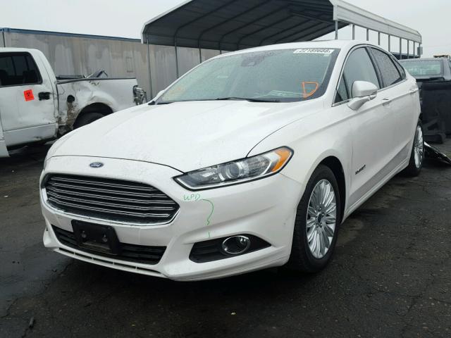 3FA6P0LU4FR295381 - 2015 FORD FUSION SE WHITE photo 2