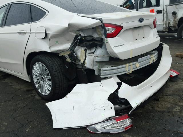 3FA6P0LU4FR295381 - 2015 FORD FUSION SE WHITE photo 9