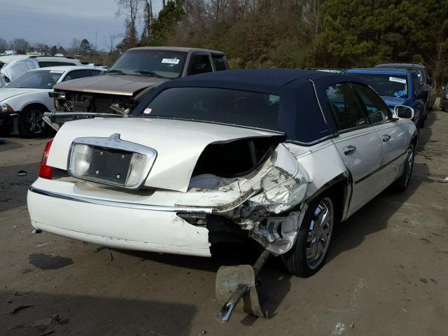 1LNHM81W4XY632421 - 1999 LINCOLN TOWN CAR E WHITE photo 4