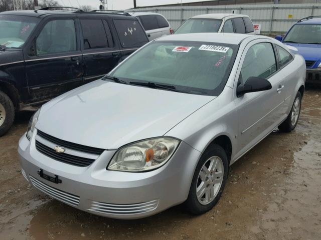 1G1AS18H797226757 - 2009 CHEVROLET COBALT LS SILVER photo 2