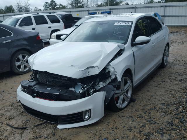 3VW4S7AJ6FM282997 - 2015 VOLKSWAGEN JETTA GLI WHITE photo 2