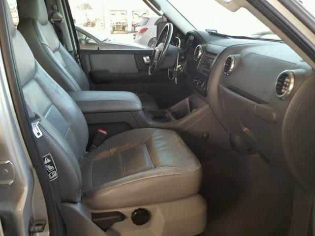 1FMRU15W13LB73636 - 2003 FORD EXPEDITION SILVER photo 5