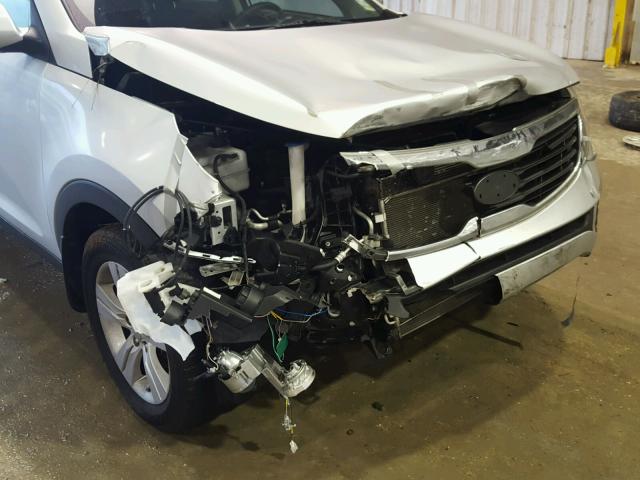 KNDPB3A27D7532577 - 2013 KIA SPORTAGE B SILVER photo 9